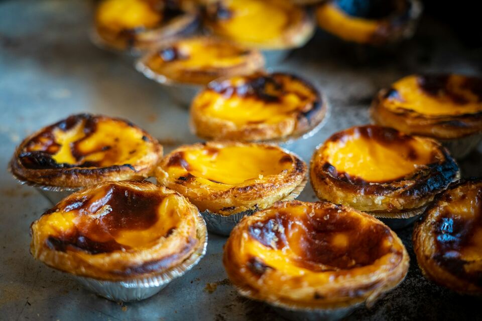 Pastéis de nata acabados de sair do forno